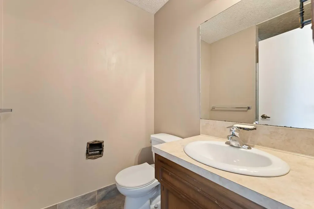 7003 Temple Drive NE Calgary AB T1Y 4Z4