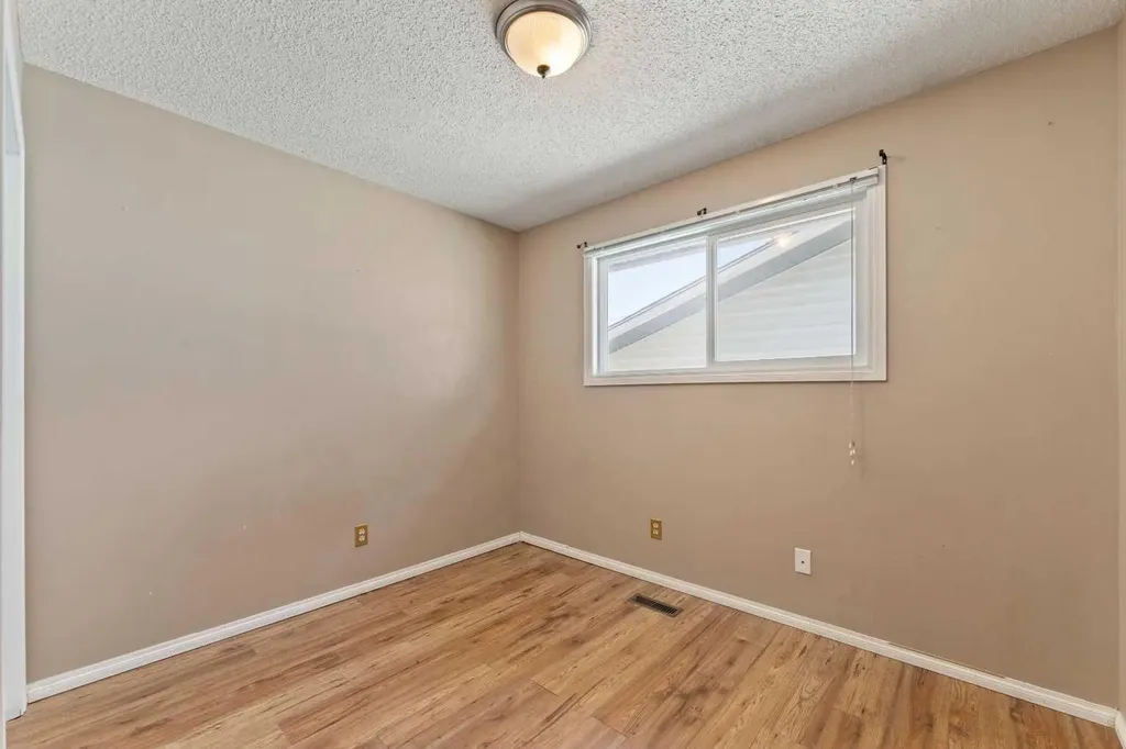 7003 Temple Drive NE Calgary AB T1Y 4Z4