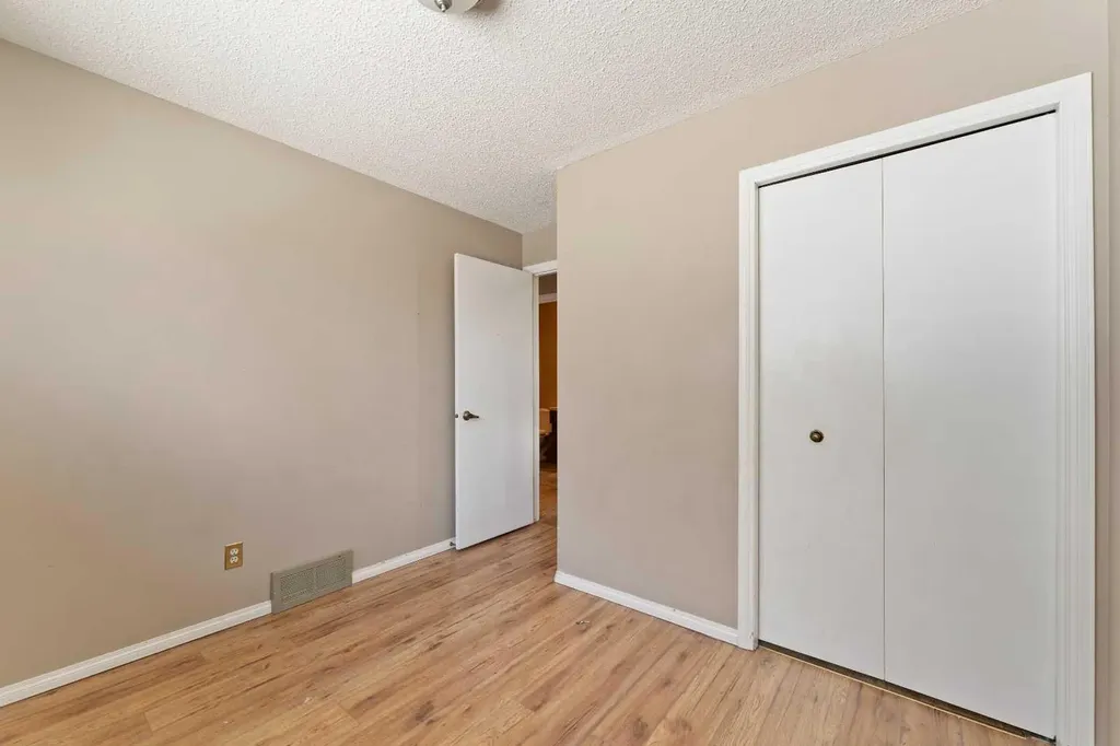 7003 Temple Drive NE Calgary AB T1Y 4Z4