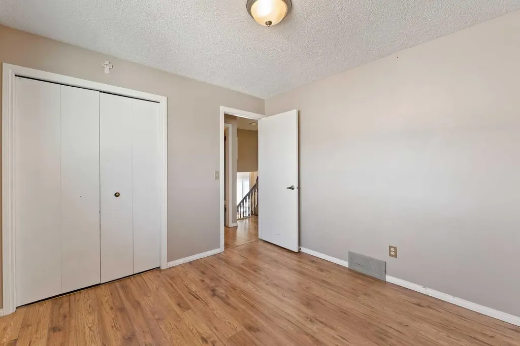 7003 Temple Drive NE Calgary AB T1Y 4Z4