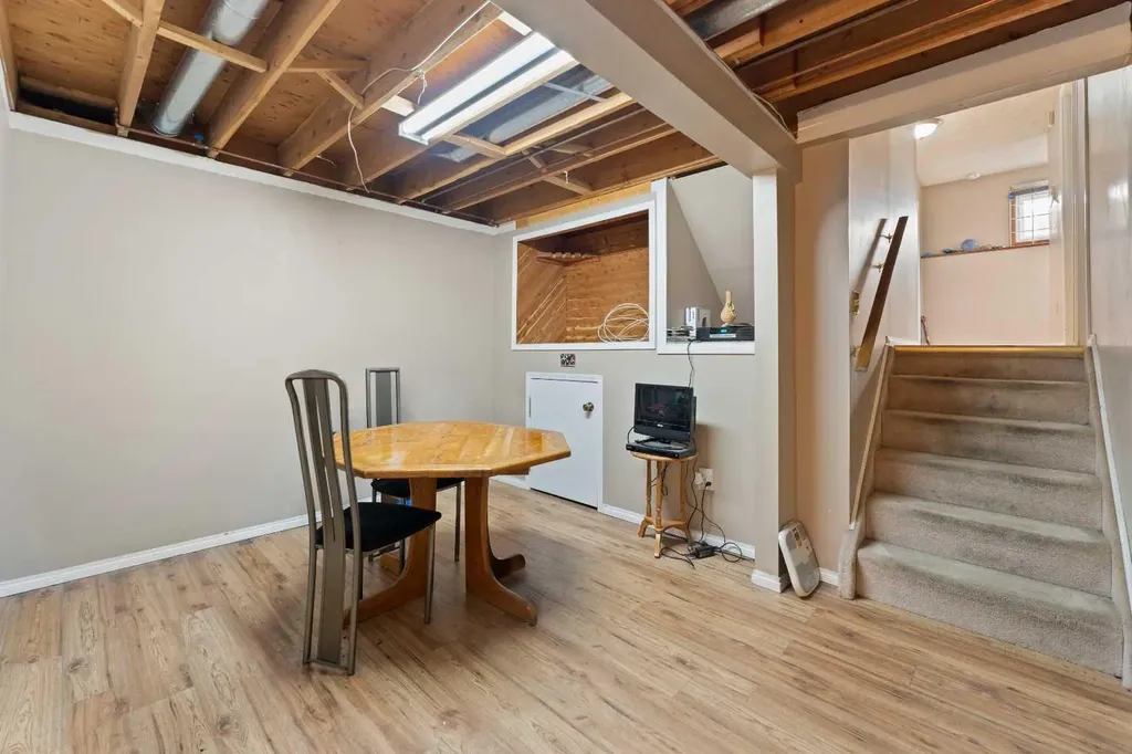 7003 Temple Drive NE Calgary AB T1Y 4Z4