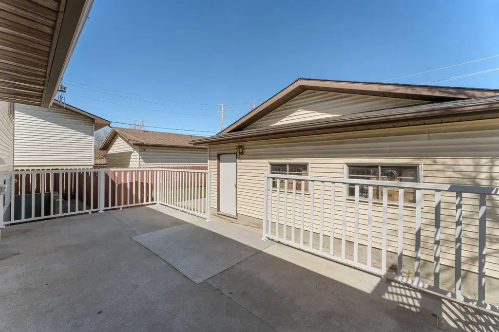 7003 Temple Drive NE Calgary AB T1Y 4Z4