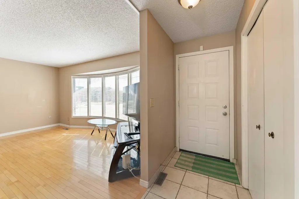 7003 Temple Drive NE Calgary AB T1Y 4Z4