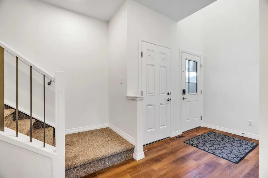 244 Lucas Way NW Calgary AB T3P 1M4
