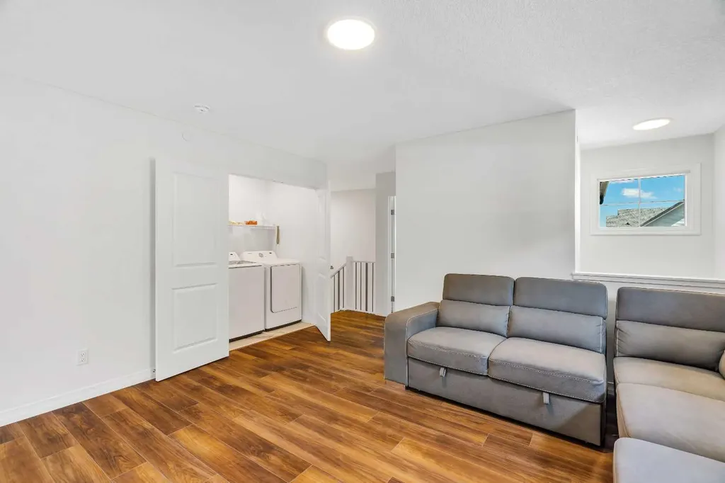 244 Lucas Way NW Calgary AB T3P 1M4