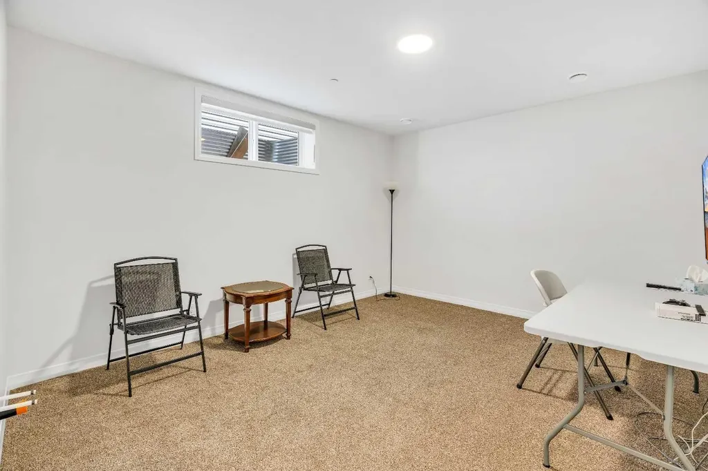 244 Lucas Way NW Calgary AB T3P 1M4