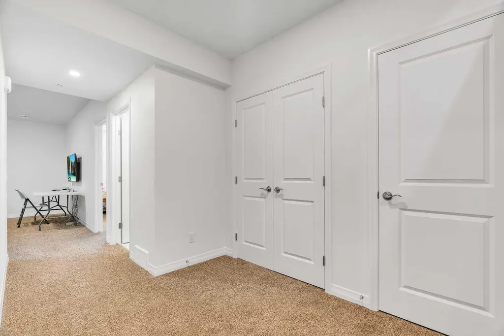 244 Lucas Way NW Calgary AB T3P 1M4