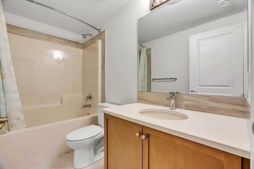 244 Lucas Way NW Calgary AB T3P 1M4