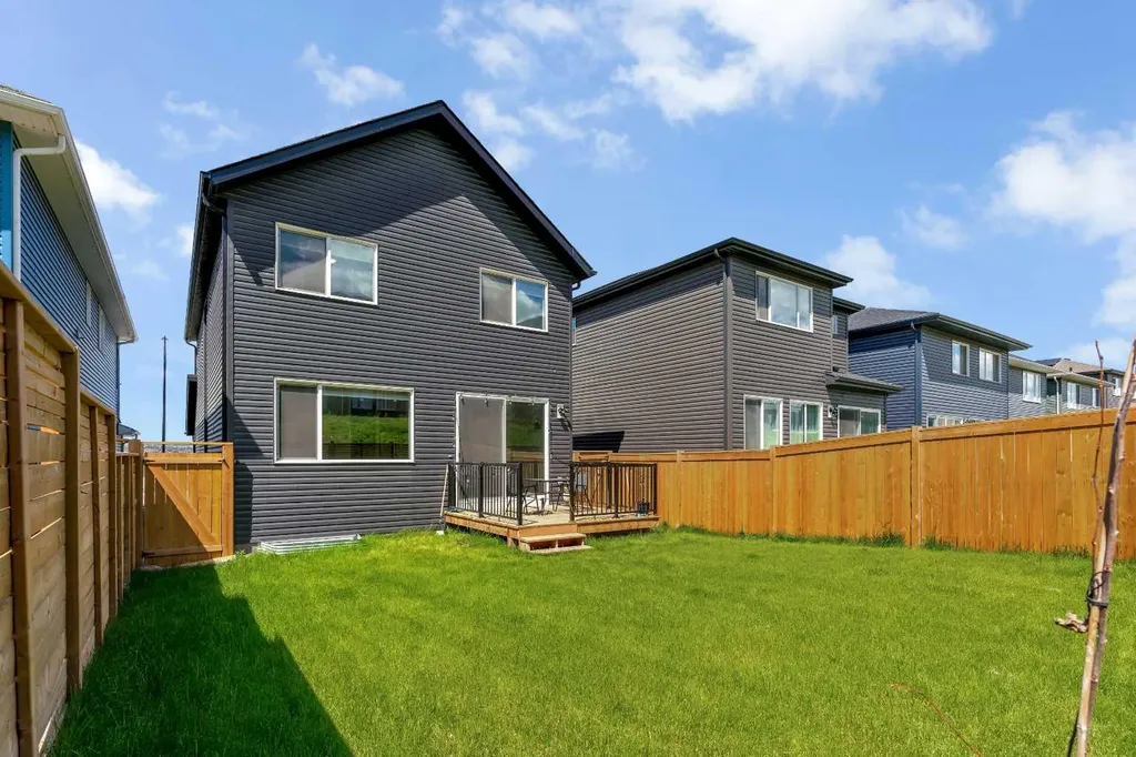 244 Lucas Way NW Calgary AB T3P 1M4