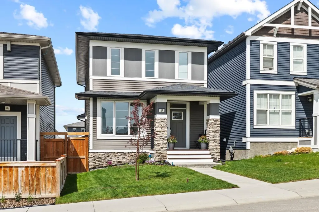 27 Heritage Rise Cochrane AB T4C 2R4