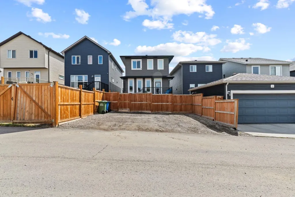 27 Heritage Rise Cochrane AB T4C 2R4