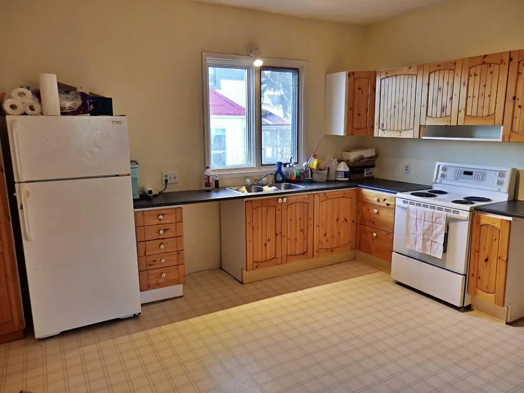 4812 51 Avenue Vermilion AB T9X 1T3