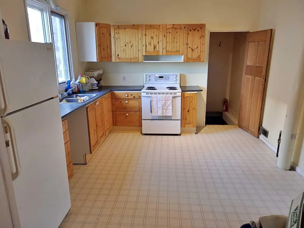 4812 51 Avenue Vermilion AB T9X 1T3