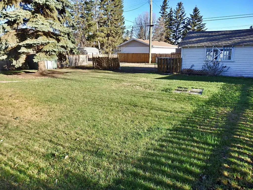 4812 51 Avenue Vermilion AB T9X 1T3
