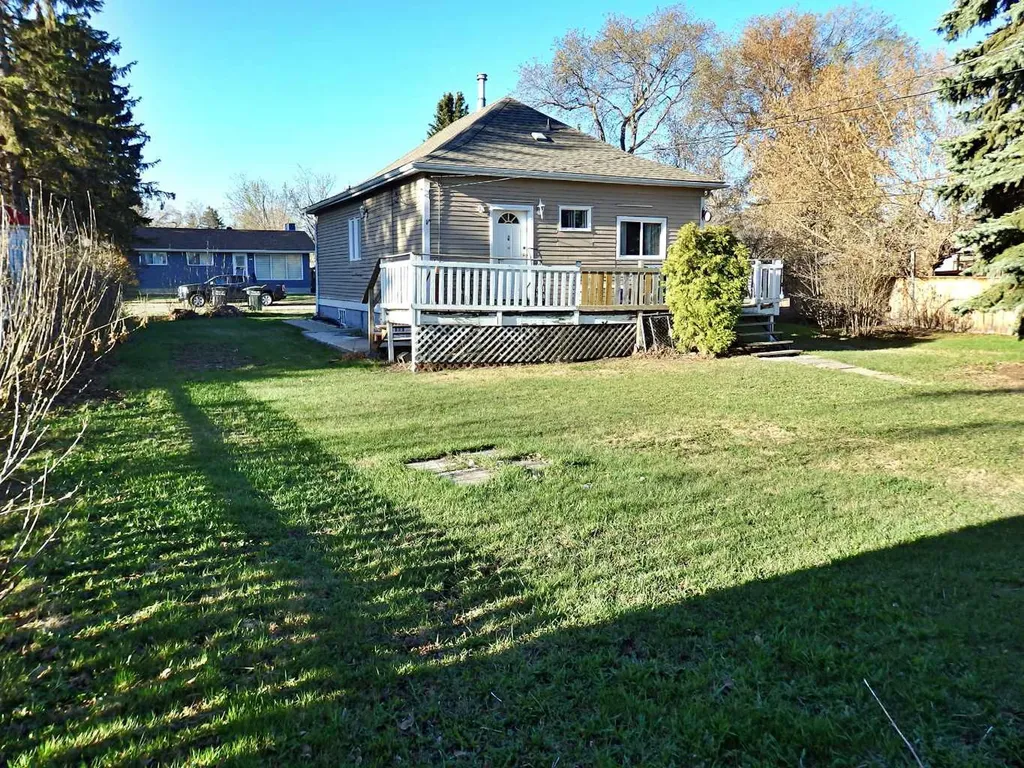 4812 51 Avenue Vermilion AB T9X 1T3