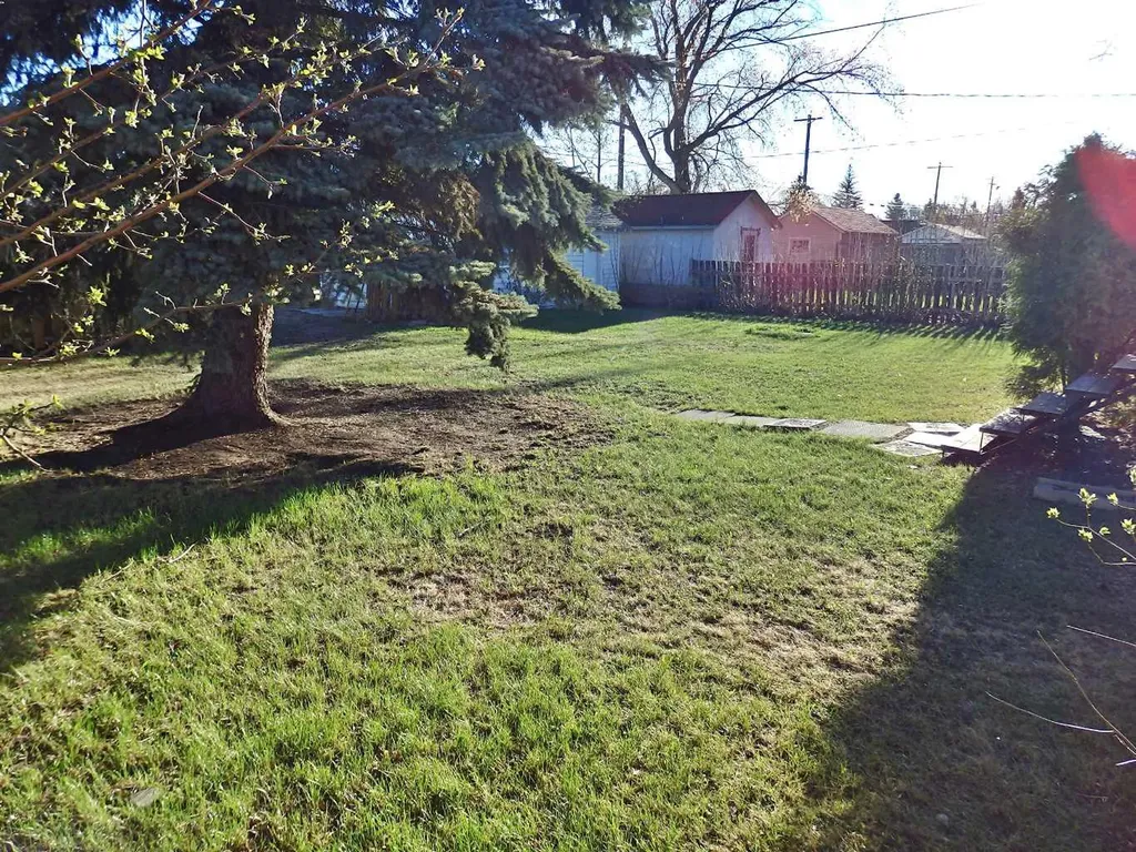 4812 51 Avenue Vermilion AB T9X 1T3
