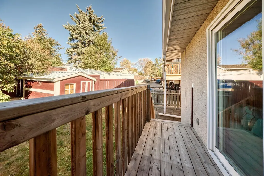 724D Raynard Crescent SE Calgary AB T2A 1X7