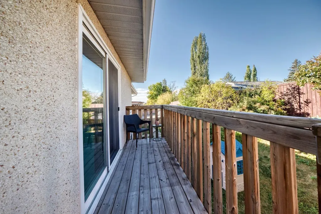 724D Raynard Crescent SE Calgary AB T2A 1X7