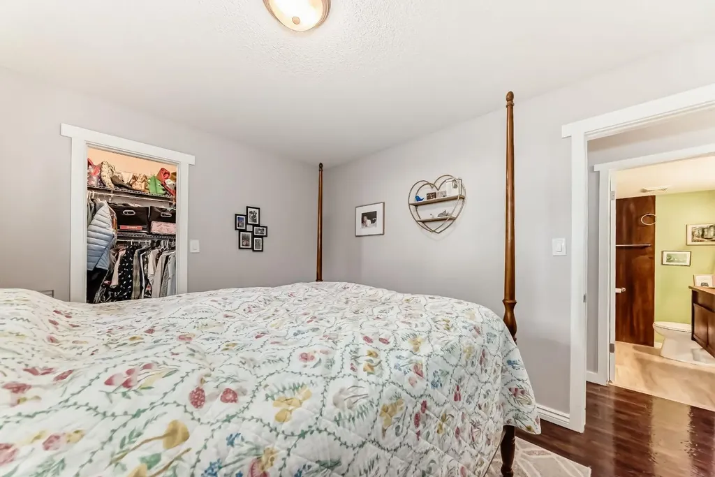 724D Raynard Crescent SE Calgary AB T2A 1X7