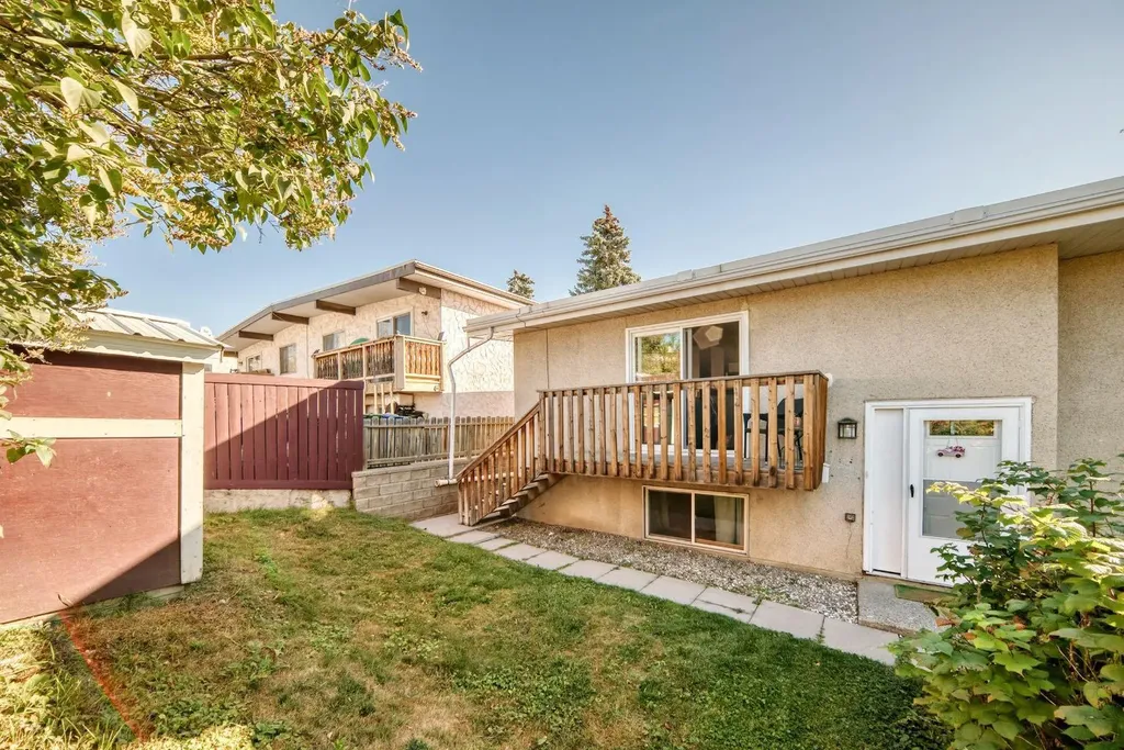 724D Raynard Crescent SE Calgary AB T2A 1X7