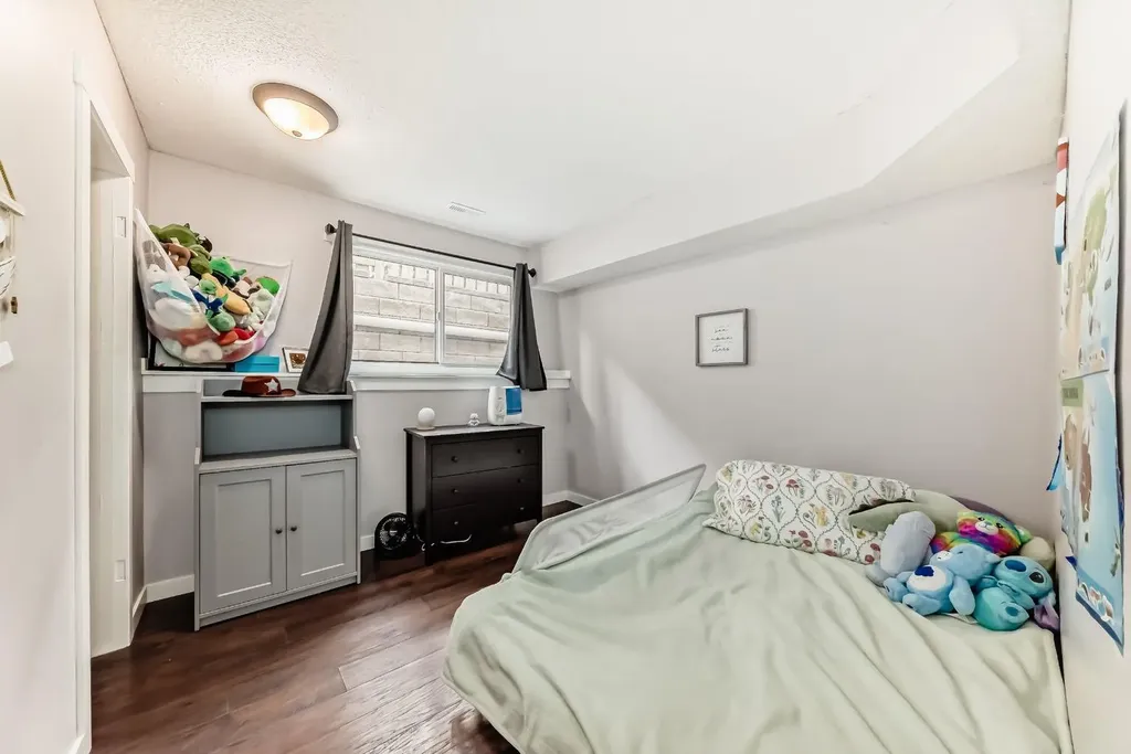 724D Raynard Crescent SE Calgary AB T2A 1X7