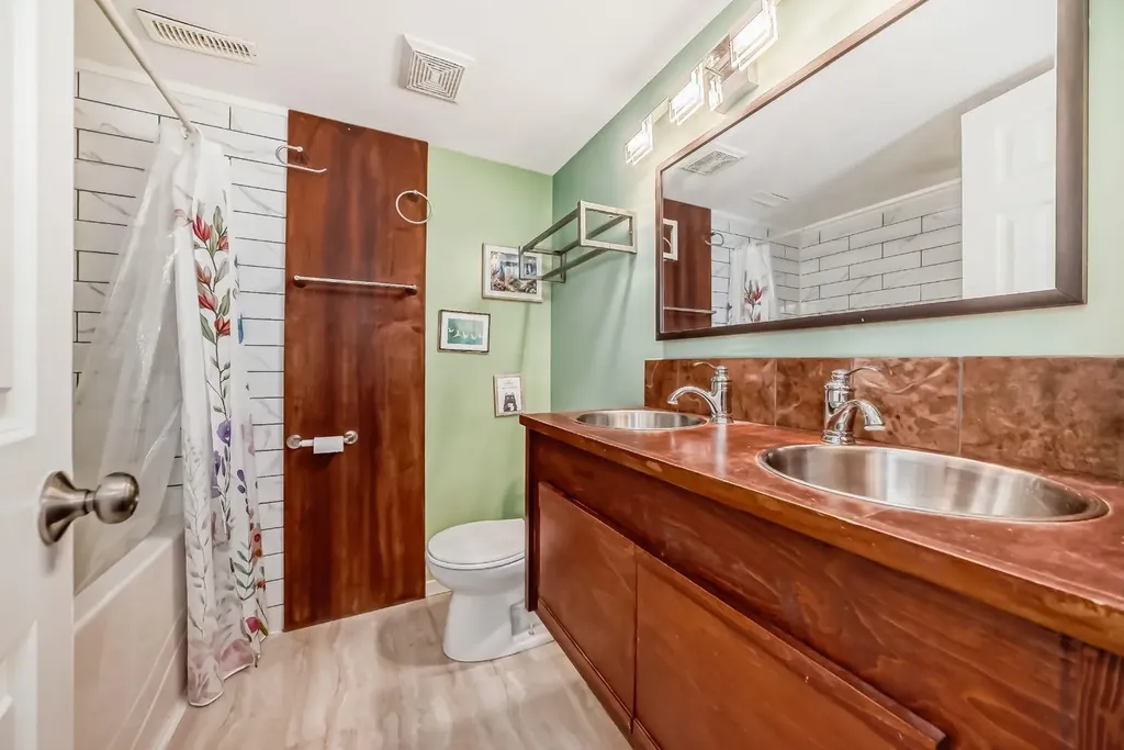 724D Raynard Crescent SE Calgary AB T2A 1X7
