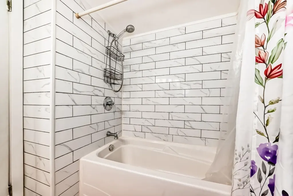 724D Raynard Crescent SE Calgary AB T2A 1X7