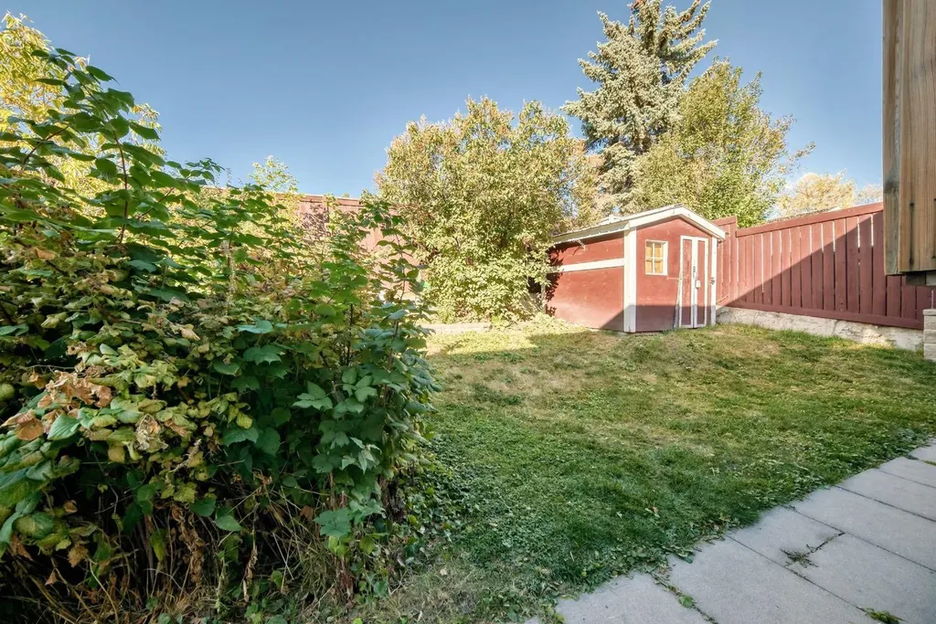 724D Raynard Crescent SE Calgary AB T2A 1X7