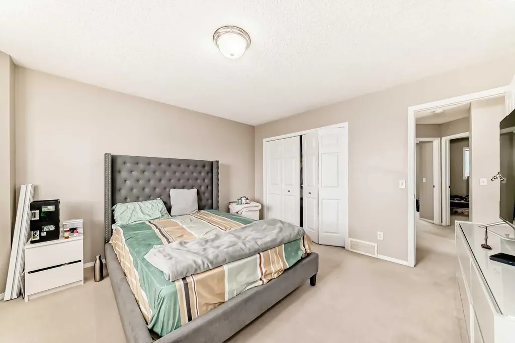 111 Tarawood Road NE Calgary AB T3J5B3
