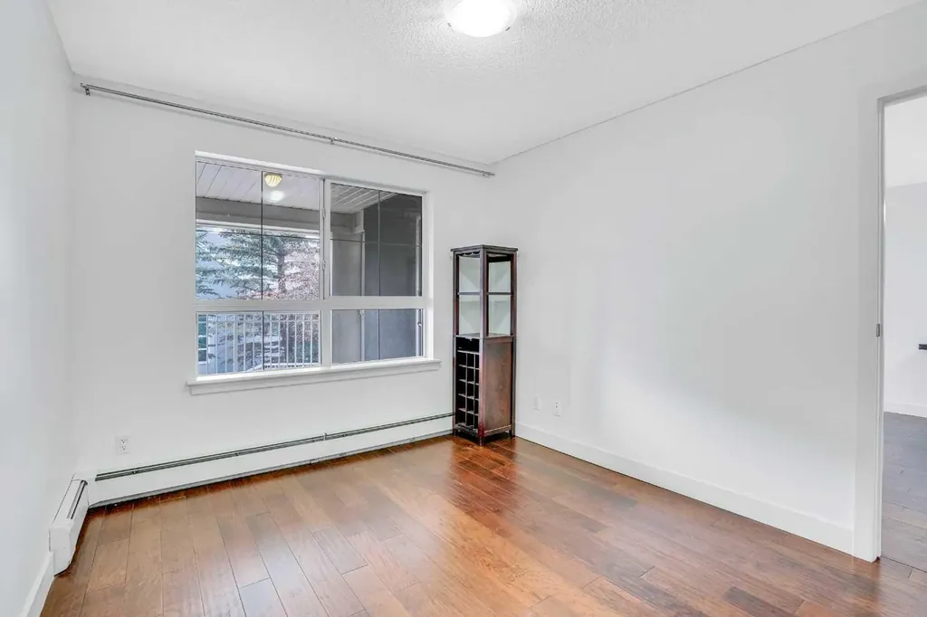 35 Richard Court SW Calgary AB T3E 7N9