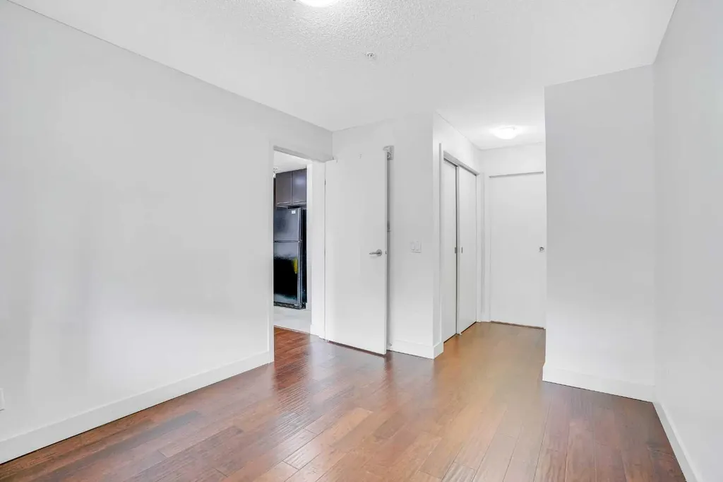 35 Richard Court SW Calgary AB T3E 7N9