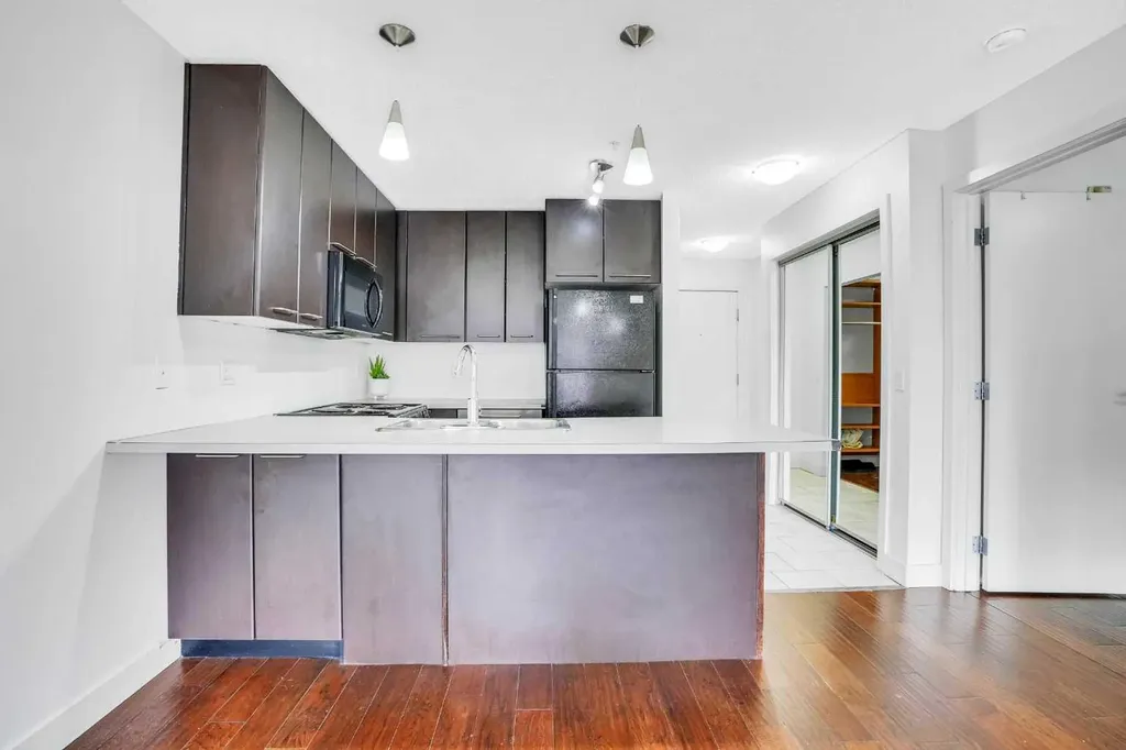 35 Richard Court SW Calgary AB T3E 7N9