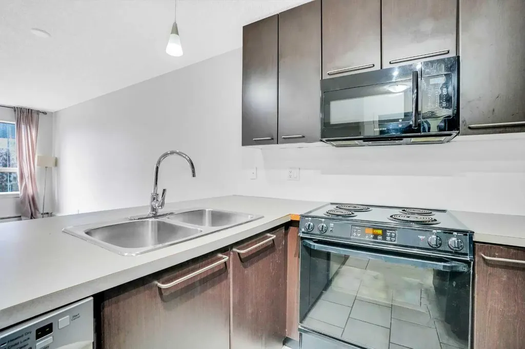35 Richard Court SW Calgary AB T3E 7N9
