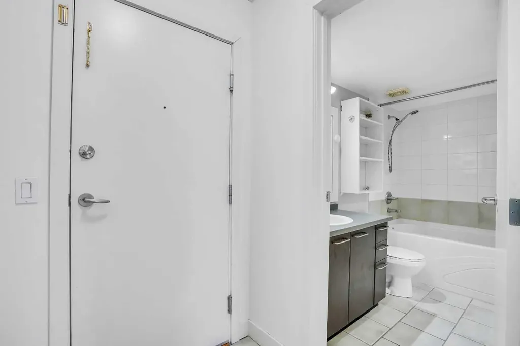 35 Richard Court SW Calgary AB T3E 7N9