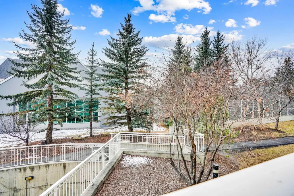 35 Richard Court SW Calgary AB T3E 7N9