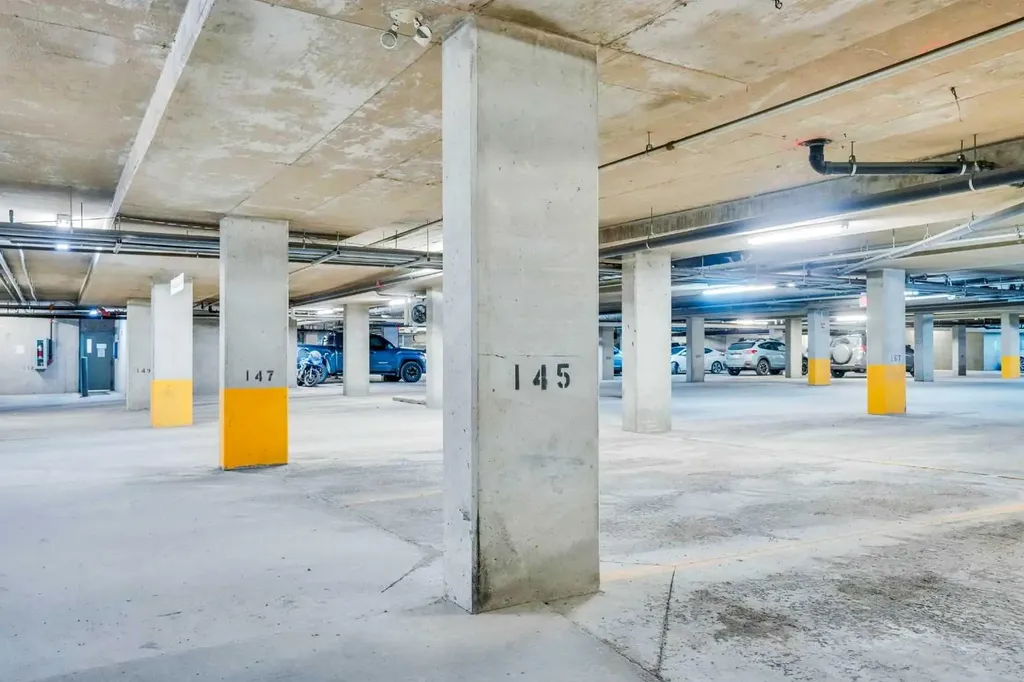 35 Richard Court SW Calgary AB T3E 7N9