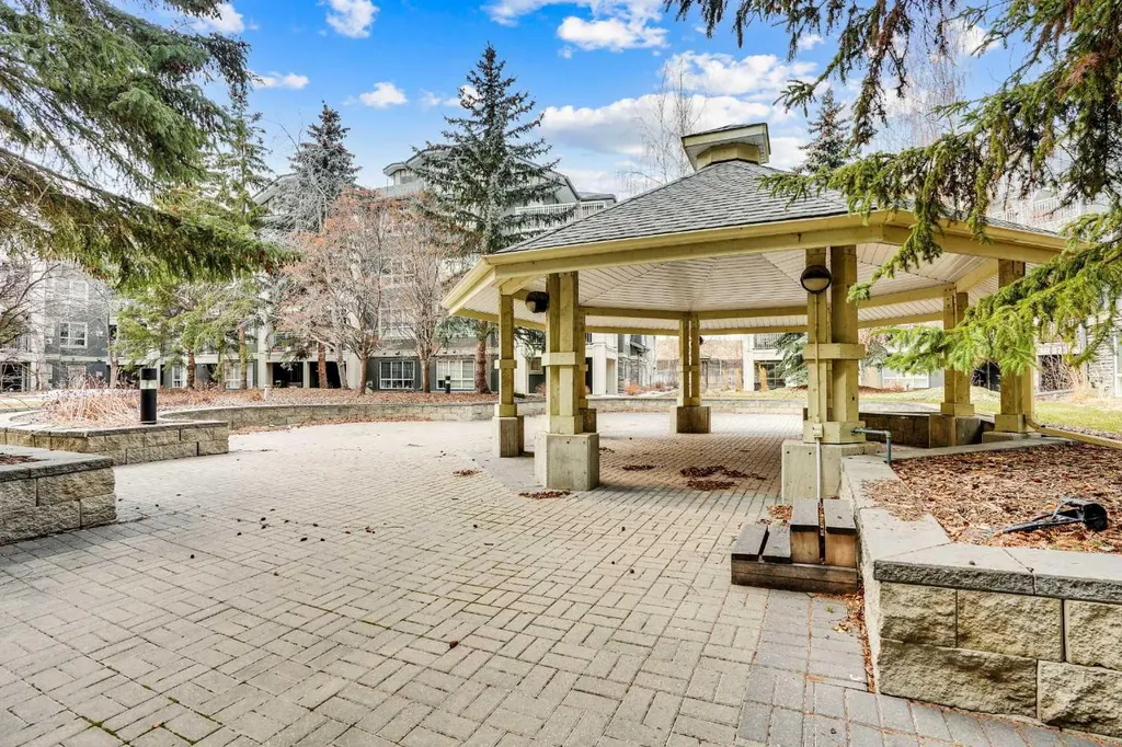 35 Richard Court SW Calgary AB T3E 7N9