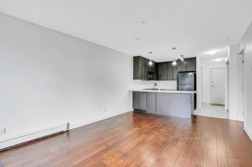 35 Richard Court SW Calgary AB T3E 7N9