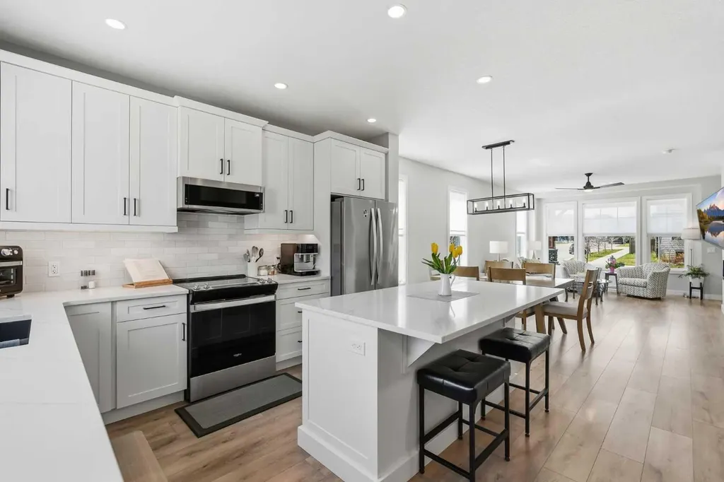 120 Treeline Manor SW Calgary AB T2Y 0R7