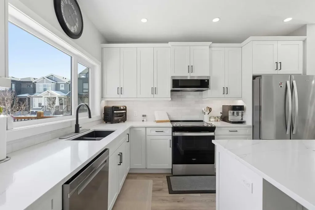 120 Treeline Manor SW Calgary AB T2Y 0R7