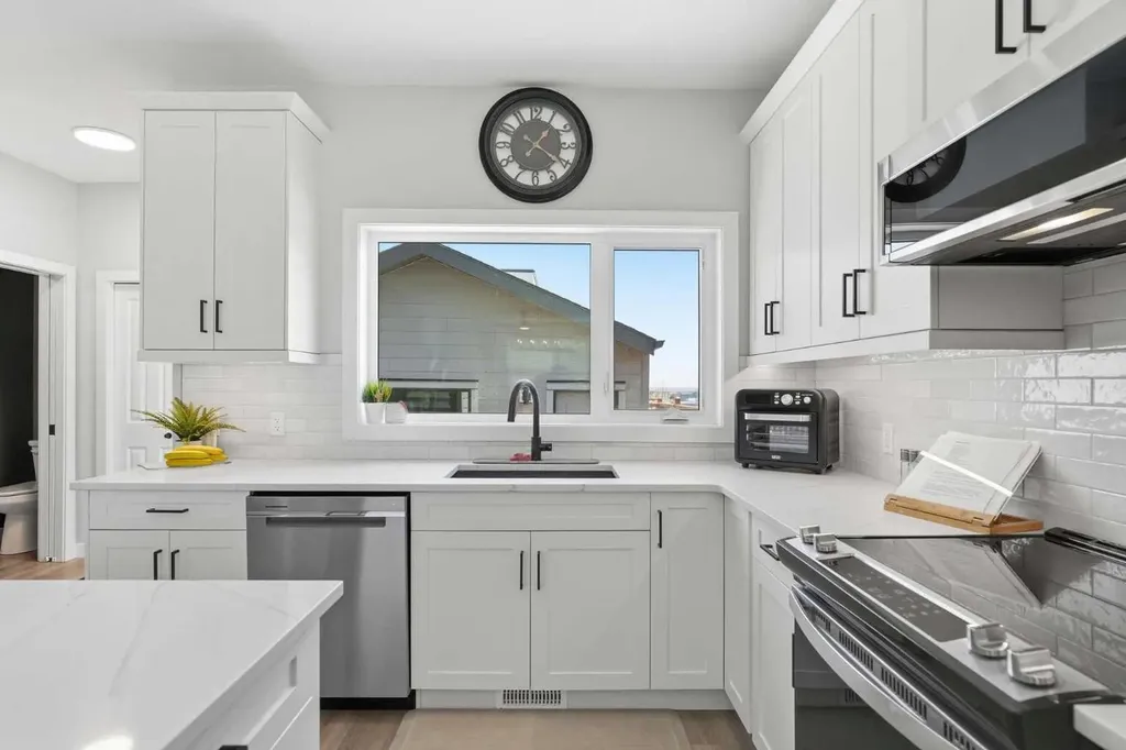 120 Treeline Manor SW Calgary AB T2Y 0R7