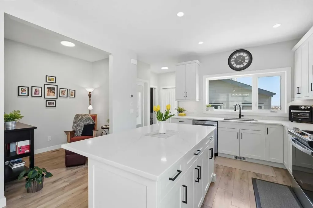 120 Treeline Manor SW Calgary AB T2Y 0R7