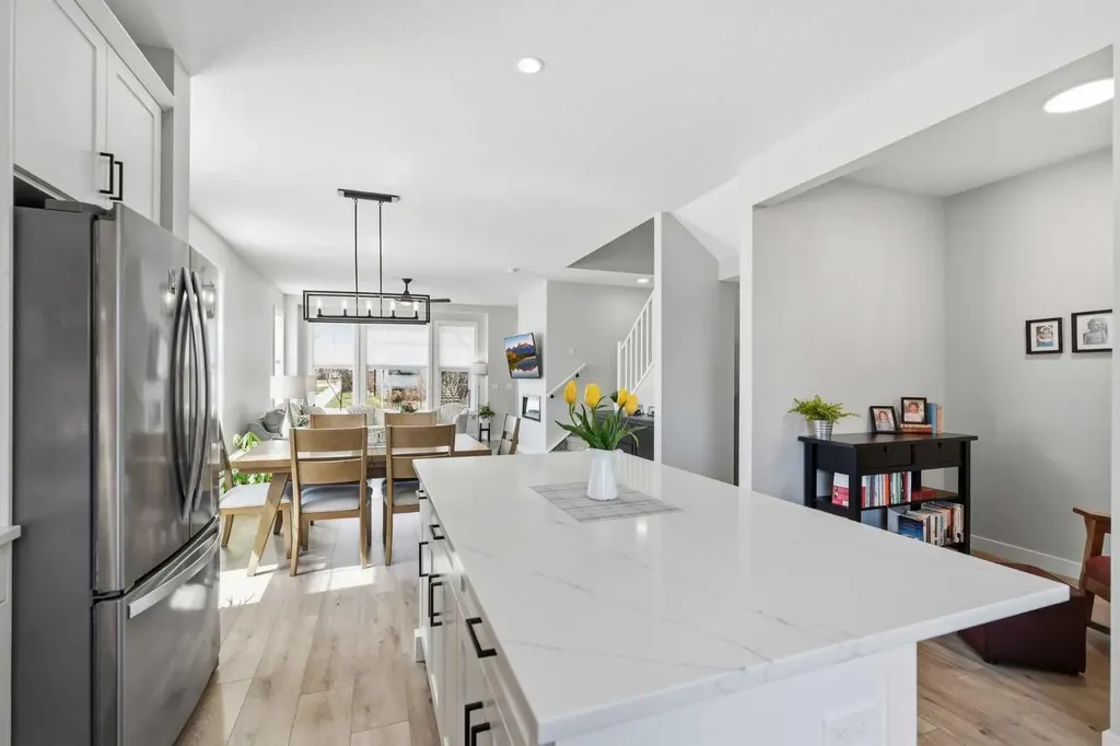 120 Treeline Manor SW Calgary AB T2Y 0R7