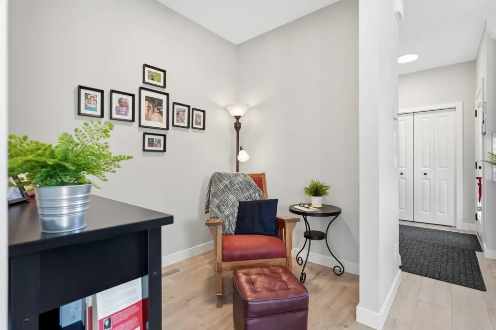 120 Treeline Manor SW Calgary AB T2Y 0R7