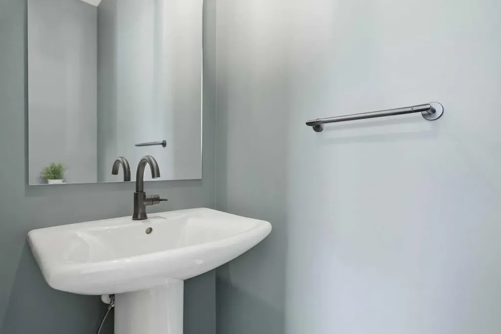 120 Treeline Manor SW Calgary AB T2Y 0R7