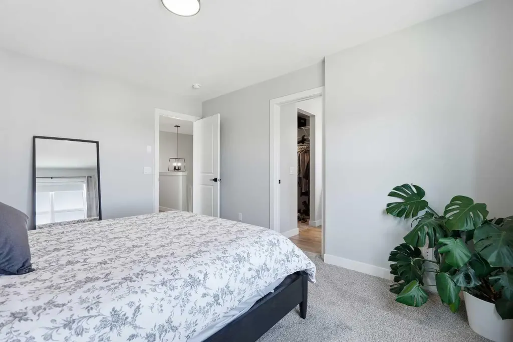 120 Treeline Manor SW Calgary AB T2Y 0R7