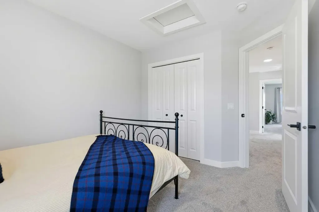 120 Treeline Manor SW Calgary AB T2Y 0R7