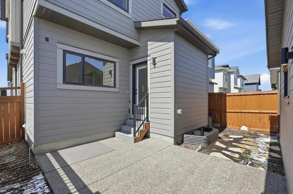 120 Treeline Manor SW Calgary AB T2Y 0R7