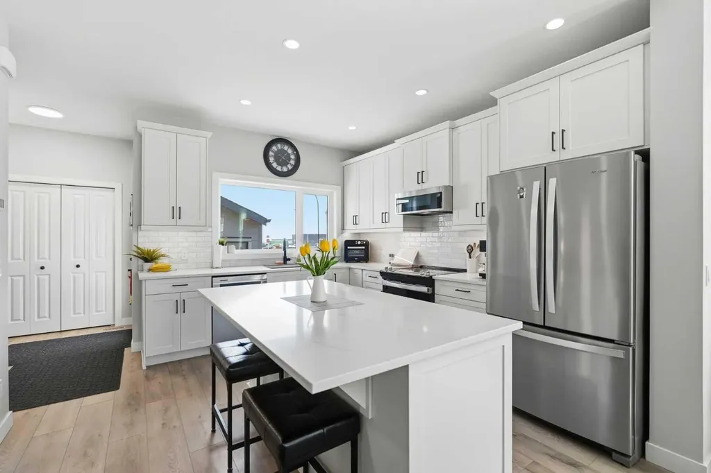 120 Treeline Manor SW Calgary AB T2Y 0R7