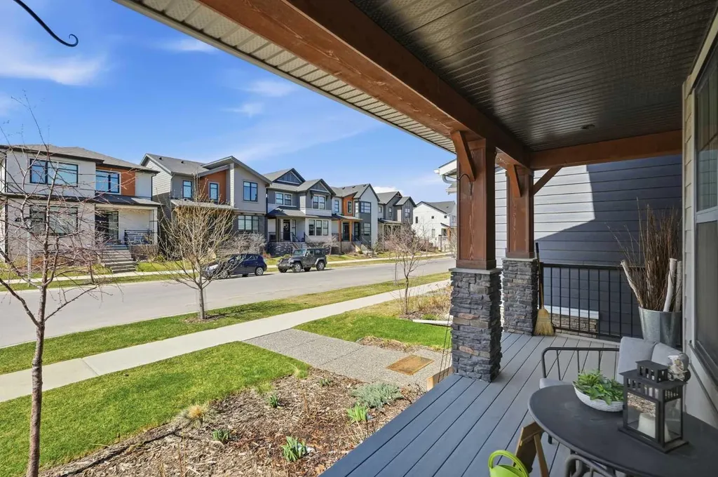 120 Treeline Manor SW Calgary AB T2Y 0R7